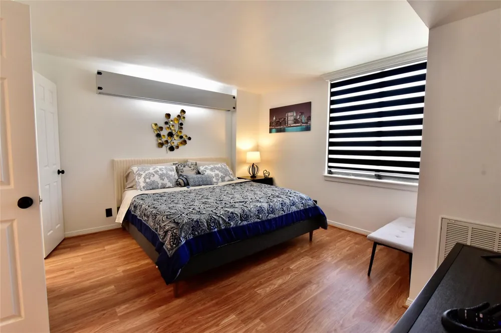 3525 Sage Road #701 Houston, TX 77056