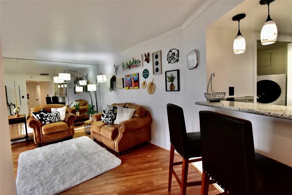 3525 Sage Road #701 Houston, TX 77056