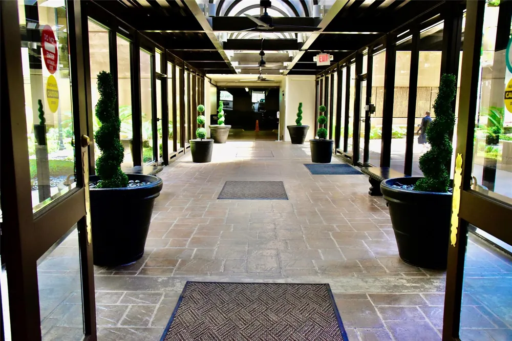 3525 Sage Road #701 Houston, TX 77056