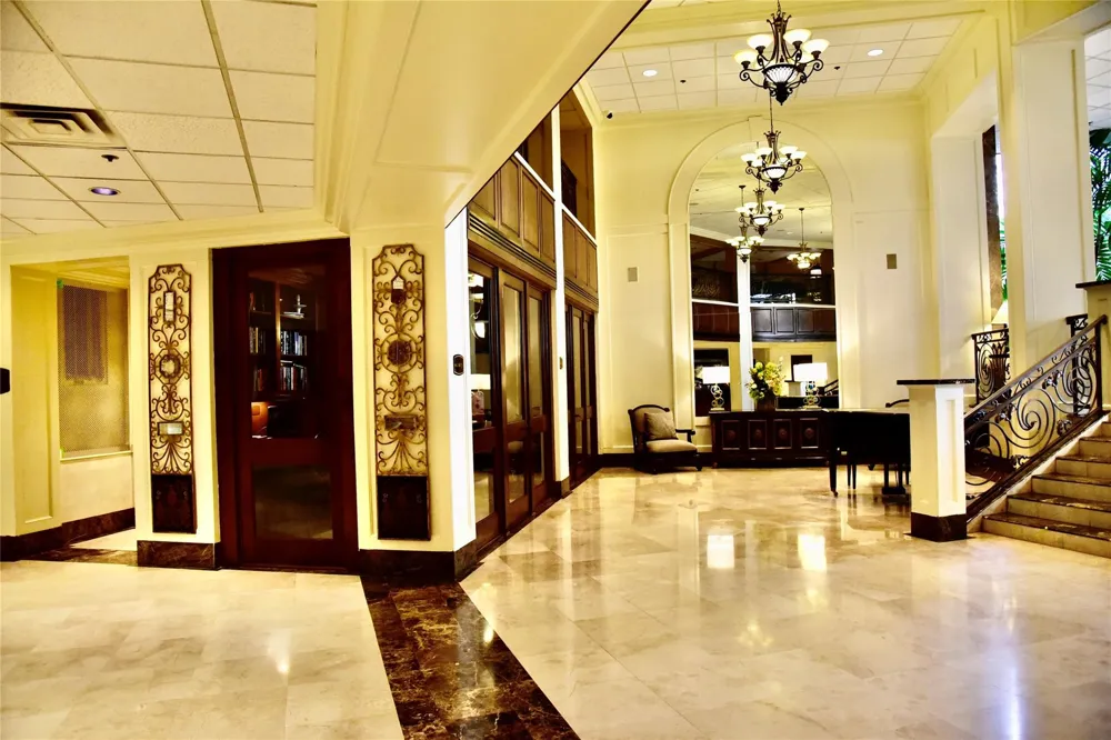 3525 Sage Road #701 Houston, TX 77056