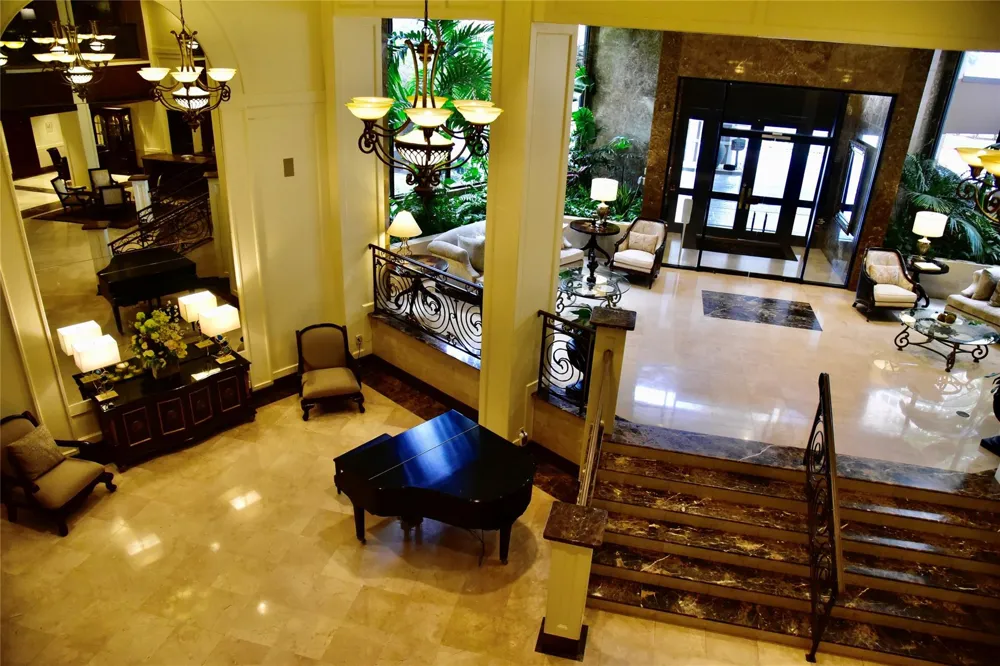 3525 Sage Road #701 Houston, TX 77056