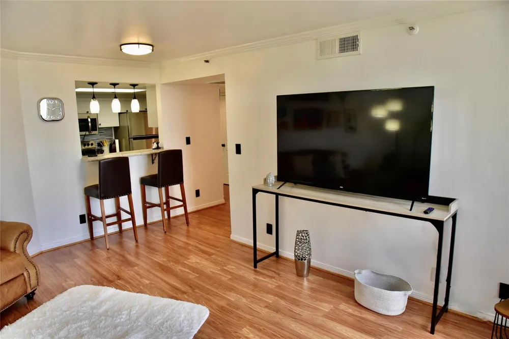 3525 Sage Road #701 Houston, TX 77056