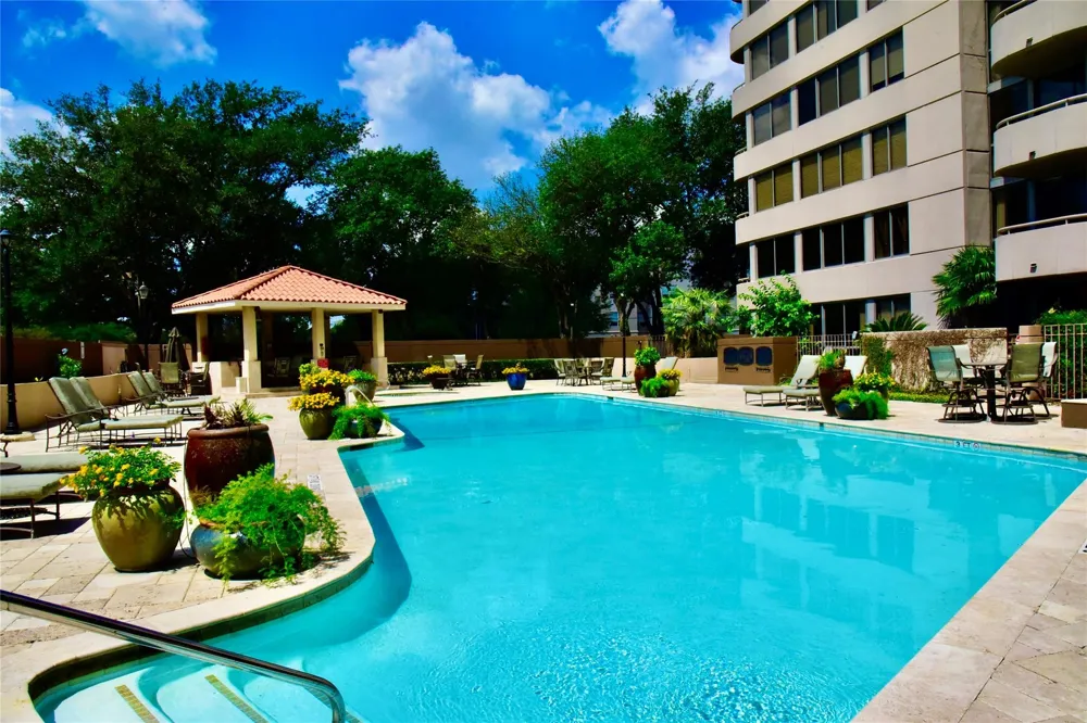 3525 Sage Road #701 Houston, TX 77056