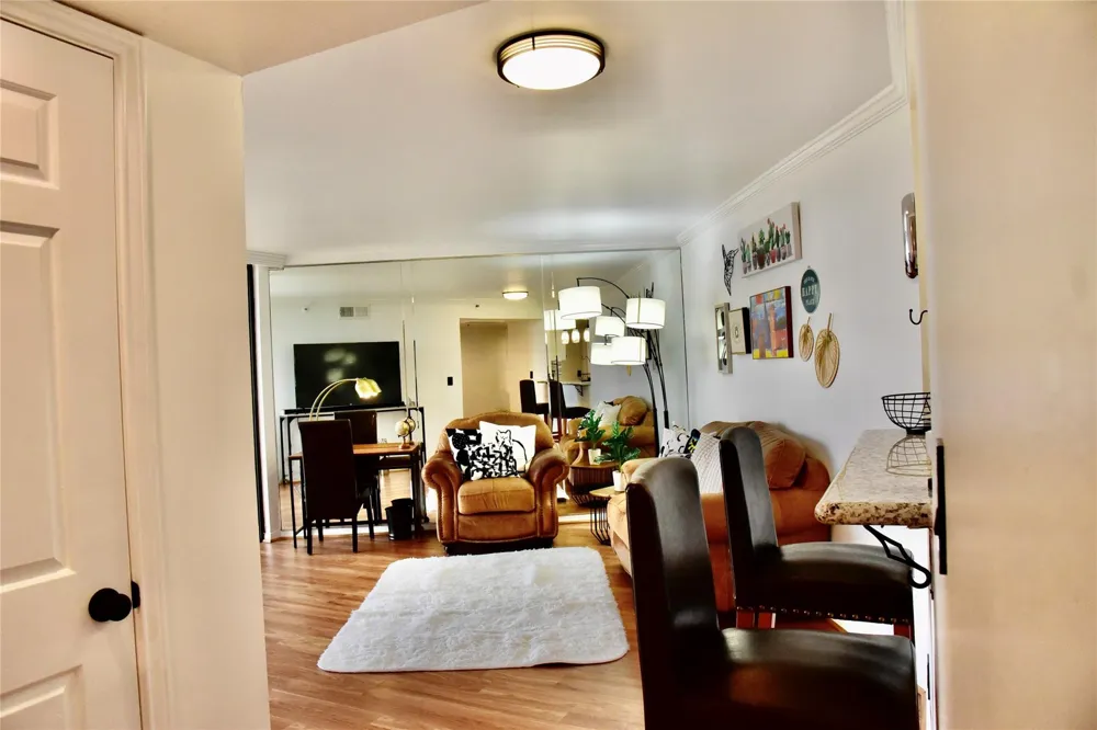 3525 Sage Road #701 Houston, TX 77056
