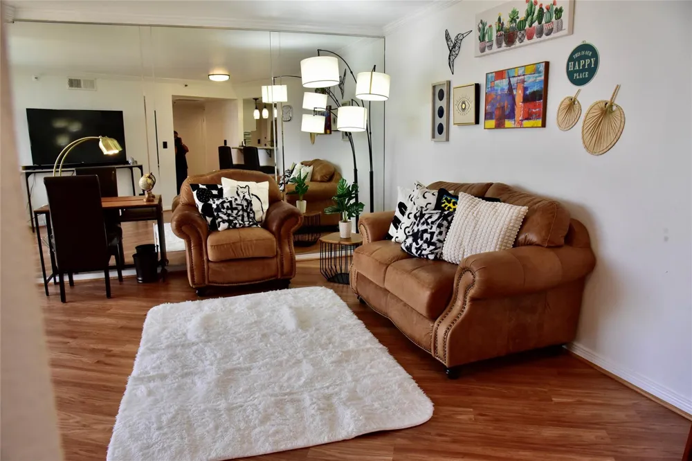 3525 Sage Road #701 Houston, TX 77056