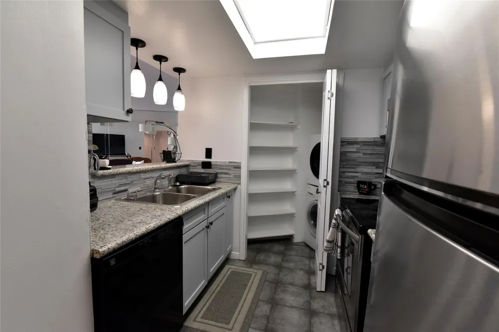 3525 Sage Road #701 Houston, TX 77056