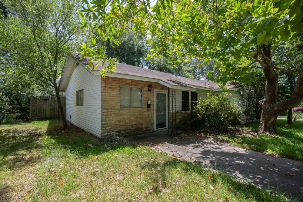 104 Britton Drive Silsbee, TX 77656