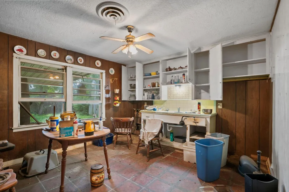 104 Britton Drive Silsbee, TX 77656