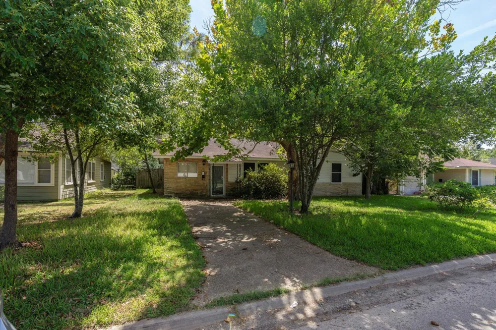 104 Britton Drive Silsbee, TX 77656