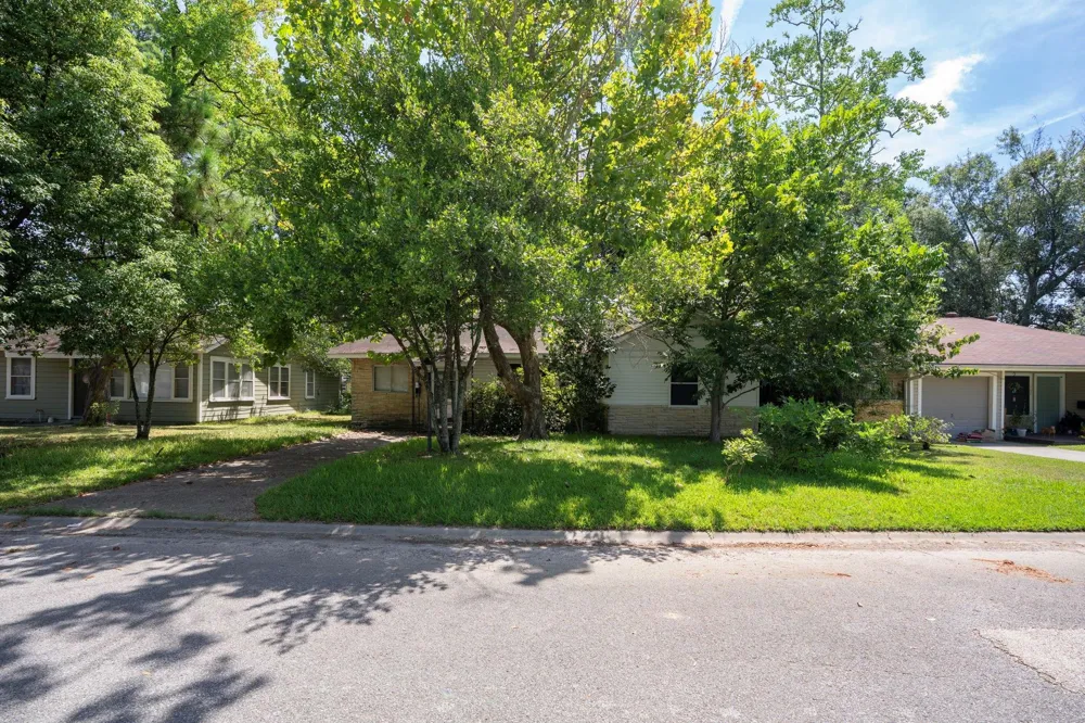 104 Britton Drive Silsbee, TX 77656