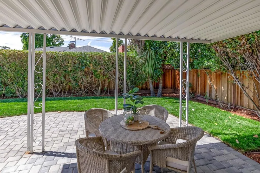 207 Sunset Avenue Sunnyvale, CA 94086