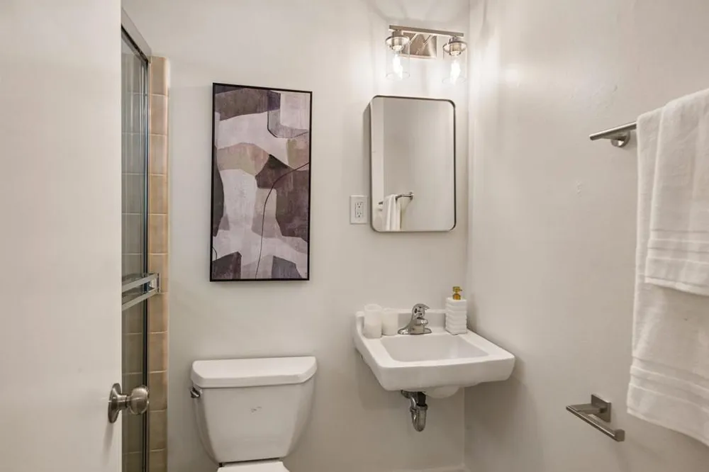 207 Sunset Avenue Sunnyvale, CA 94086