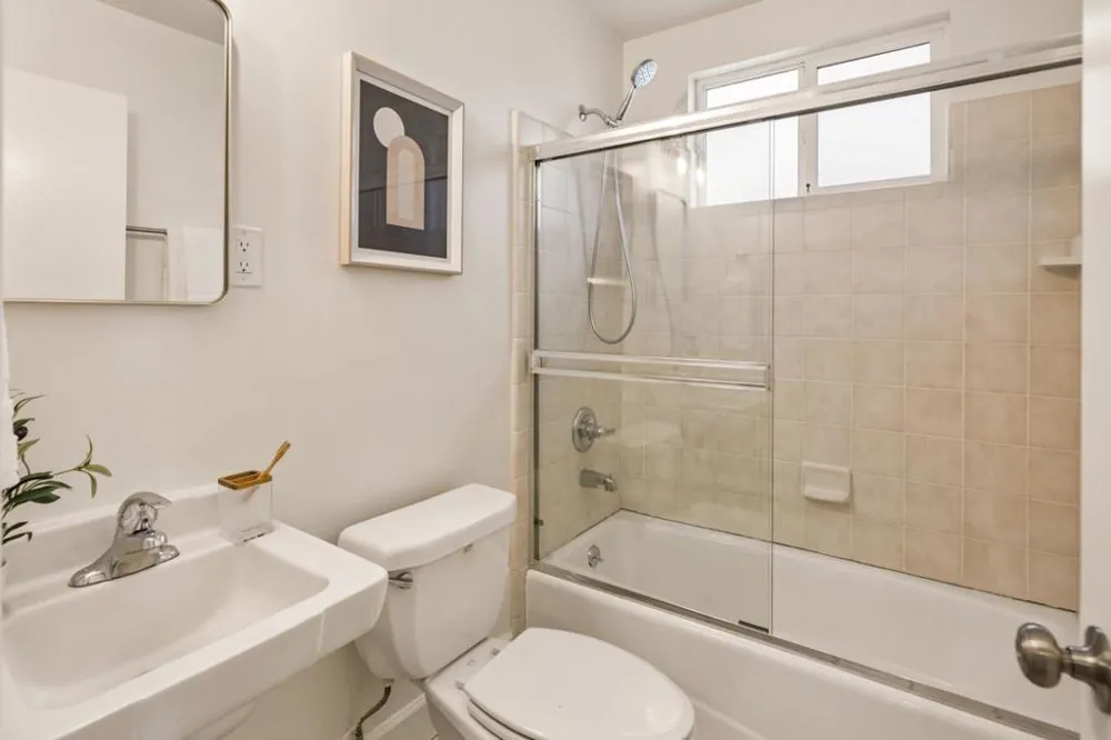 207 Sunset Avenue Sunnyvale, CA 94086