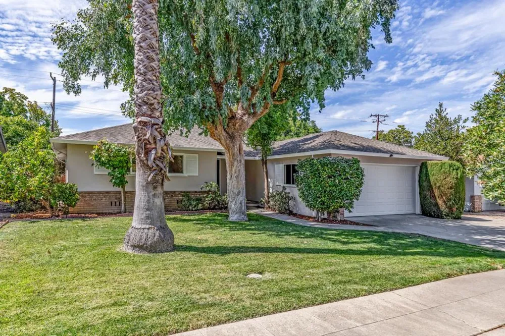 207 Sunset Avenue Sunnyvale, CA 94086