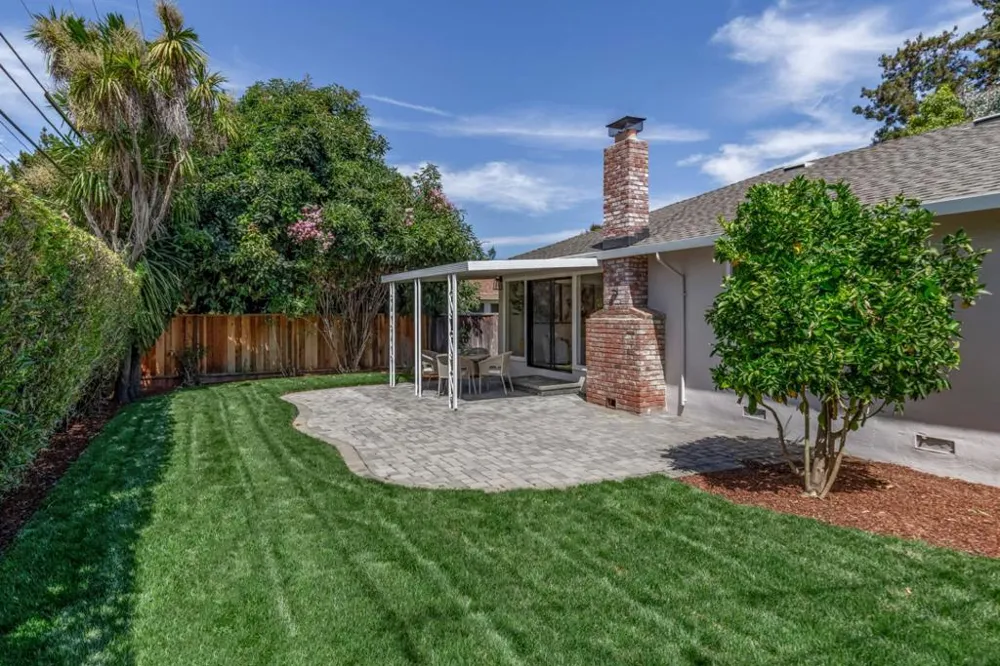 207 Sunset Avenue Sunnyvale, CA 94086