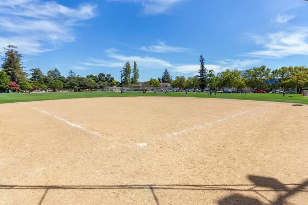 207 Sunset Avenue Sunnyvale, CA 94086