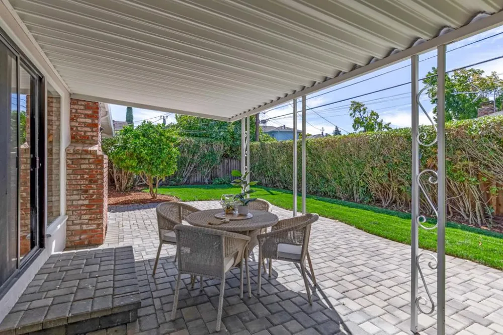 207 Sunset Avenue Sunnyvale, CA 94086