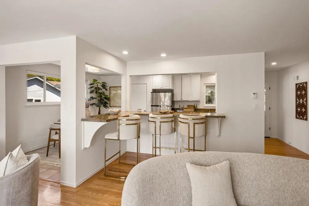 207 Sunset Avenue Sunnyvale, CA 94086