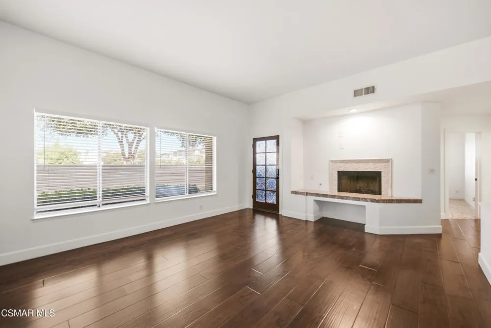3162 Darby Street #110 Simi Valley, CA 93063