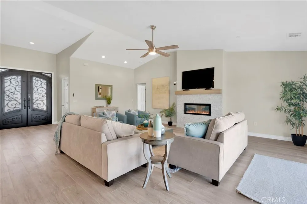 21960 Ramona Apple Valley, CA 92307