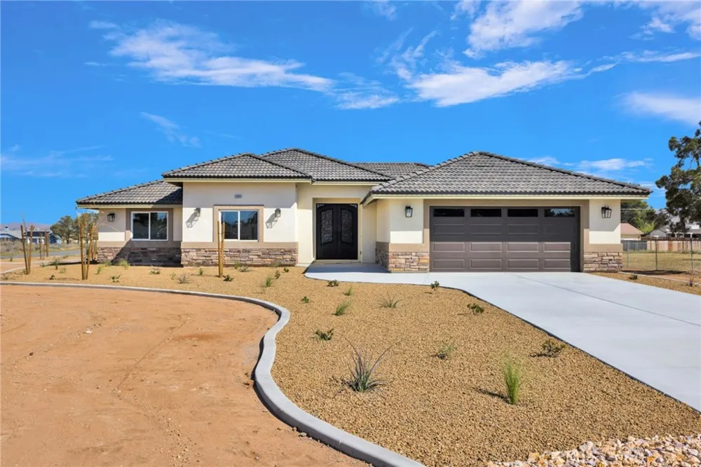 21960 Ramona Apple Valley, CA 92307