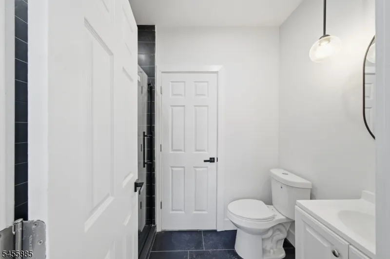 66 Girard Pl Newark City, NJ 07108