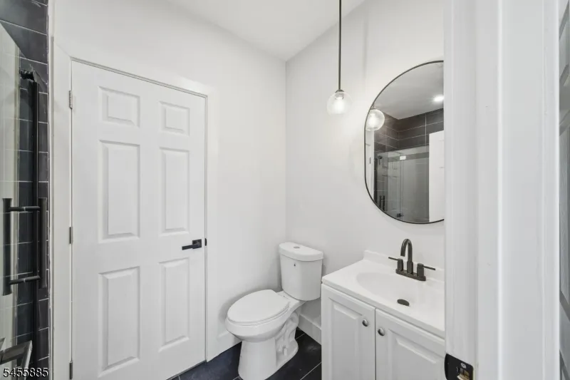 66 Girard Pl Newark City, NJ 07108
