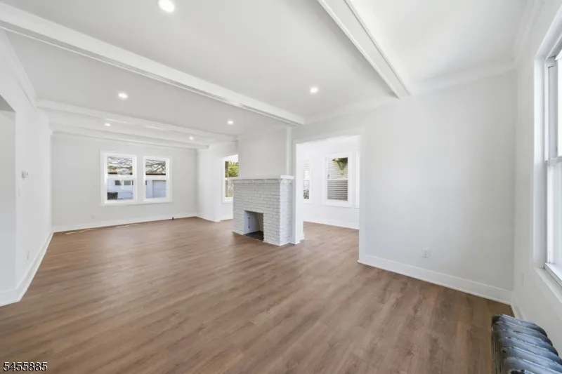 66 Girard Pl Newark City, NJ 07108