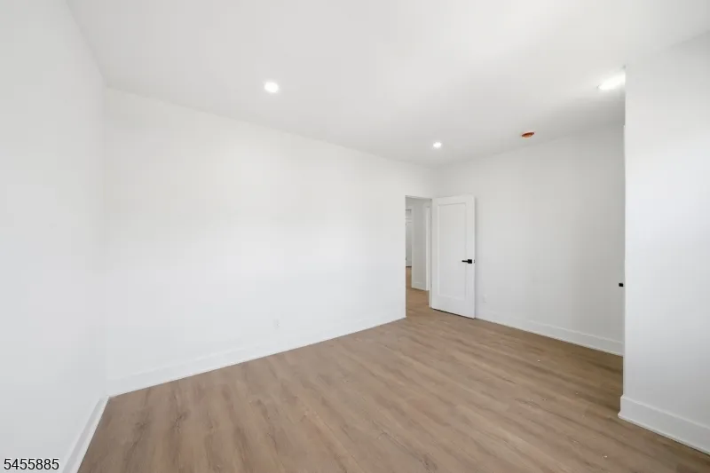 66 Girard Pl Newark City, NJ 07108