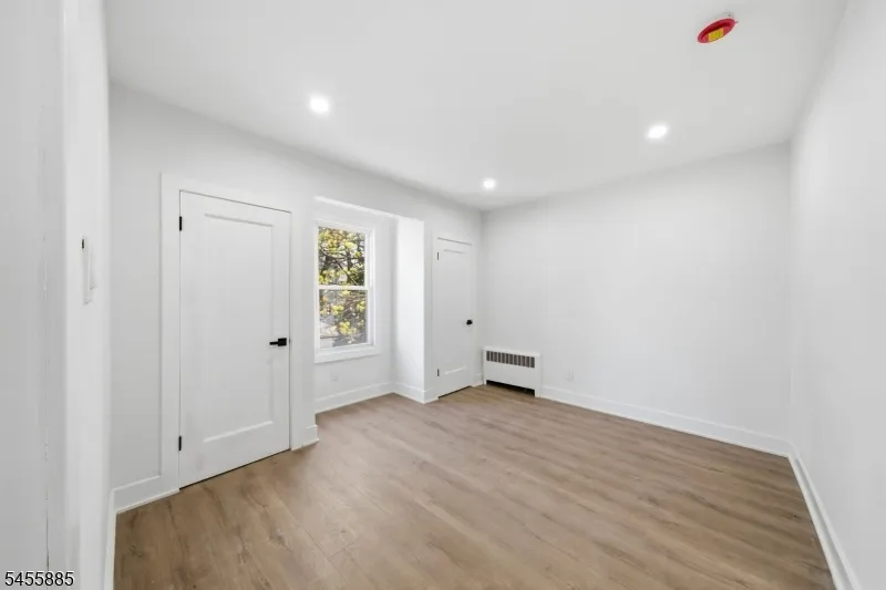 66 Girard Pl Newark City, NJ 07108