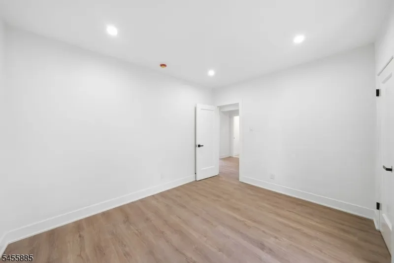 66 Girard Pl Newark City, NJ 07108