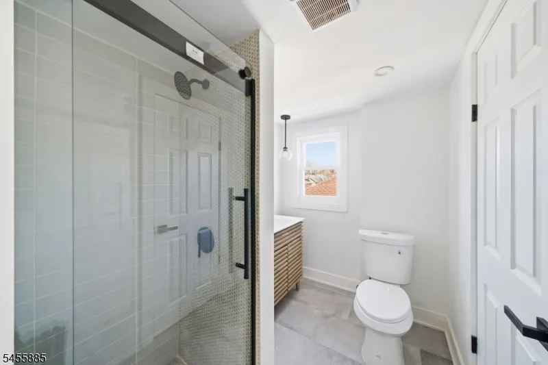 66 Girard Pl Newark City, NJ 07108