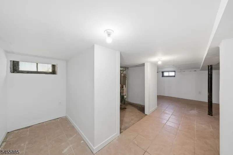 66 Girard Pl Newark City, NJ 07108