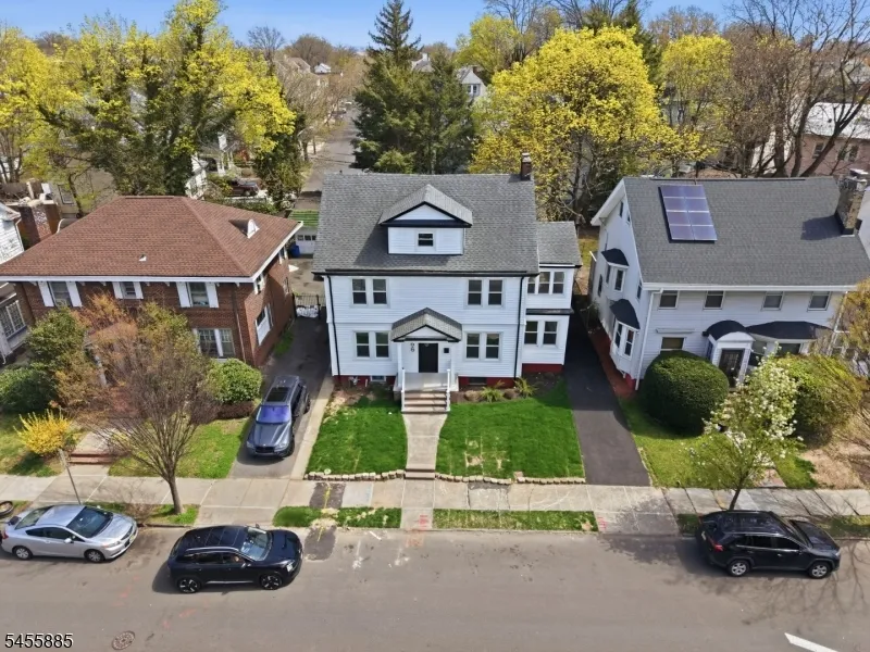 66 Girard Pl Newark City, NJ 07108