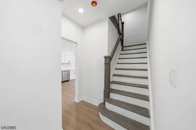 66 Girard Pl Newark City, NJ 07108
