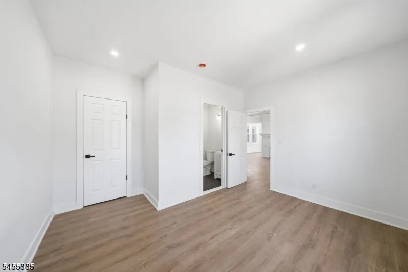 66 Girard Pl Newark City, NJ 07108