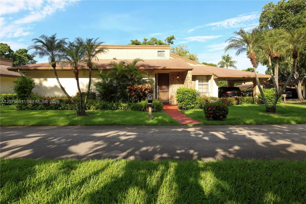8050 Palmetto Palm Cir #55 Tamarac, FL 33321
