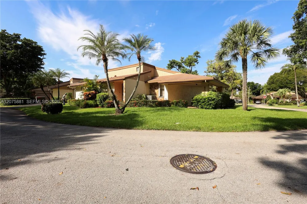 8050 Palmetto Palm Cir #55 Tamarac, FL 33321