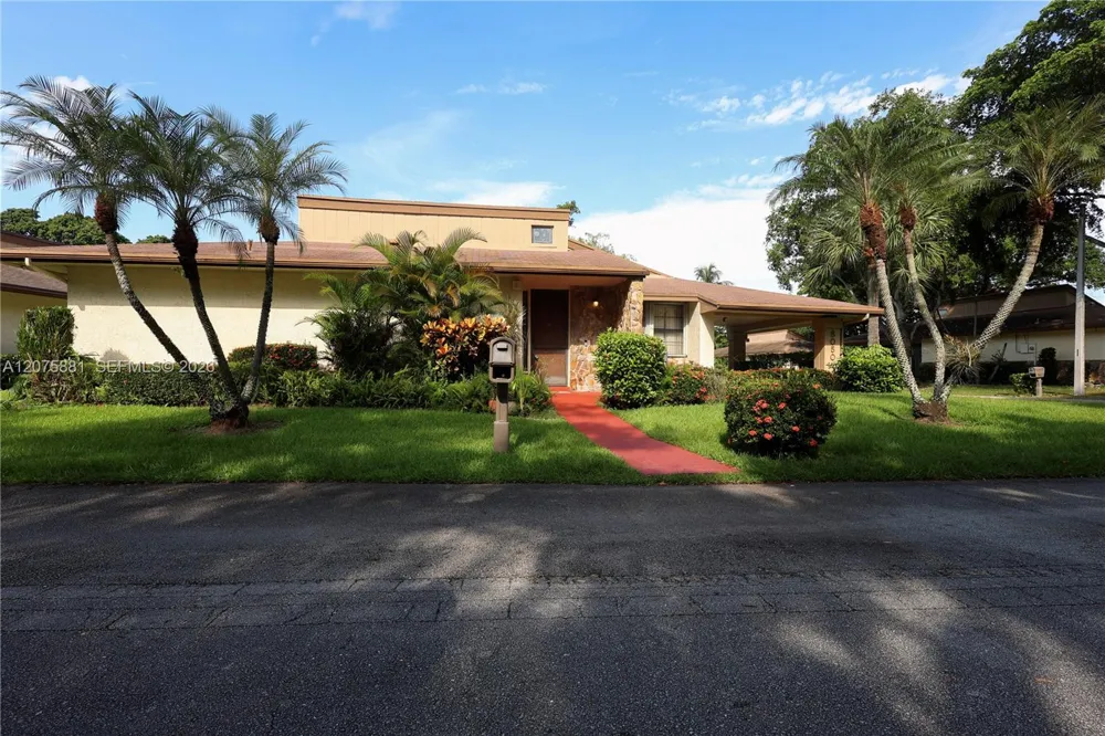8050 Palmetto Palm Cir #55 Tamarac, FL 33321