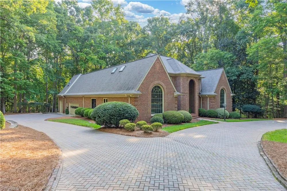 2052 Northmont Drive Asheboro, NC 27205