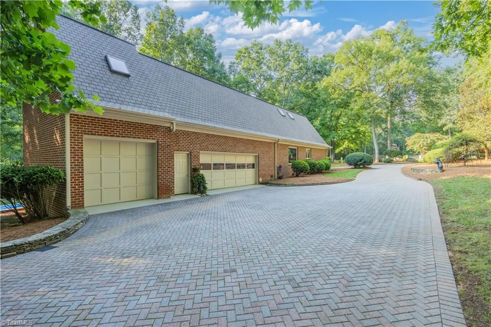 2052 Northmont Drive Asheboro, NC 27205