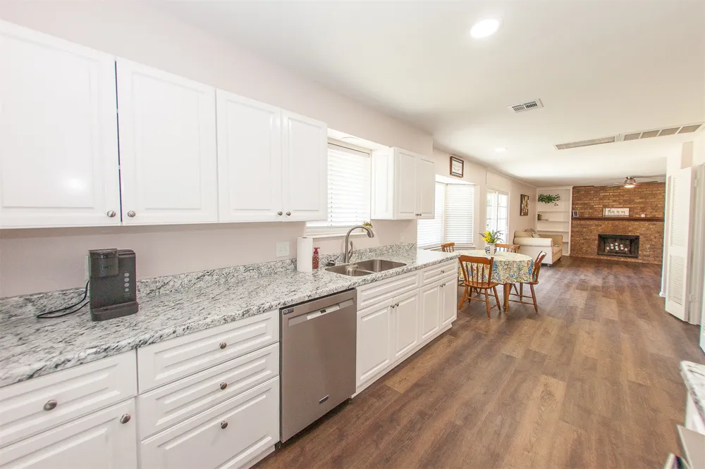 2105 S Hickory Avenue Broken Arrow, OK 74012