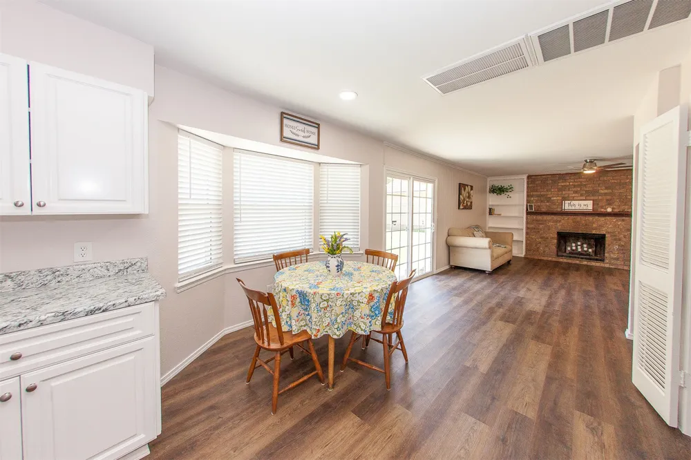 2105 S Hickory Avenue Broken Arrow, OK 74012