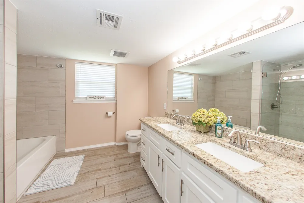 2105 S Hickory Avenue Broken Arrow, OK 74012