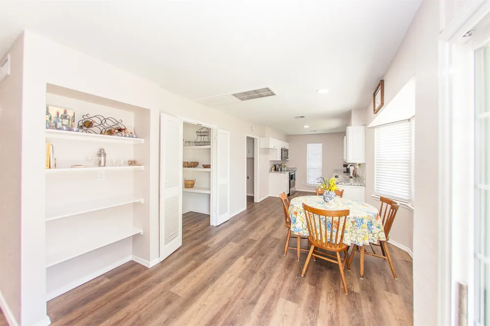 2105 S Hickory Avenue Broken Arrow, OK 74012