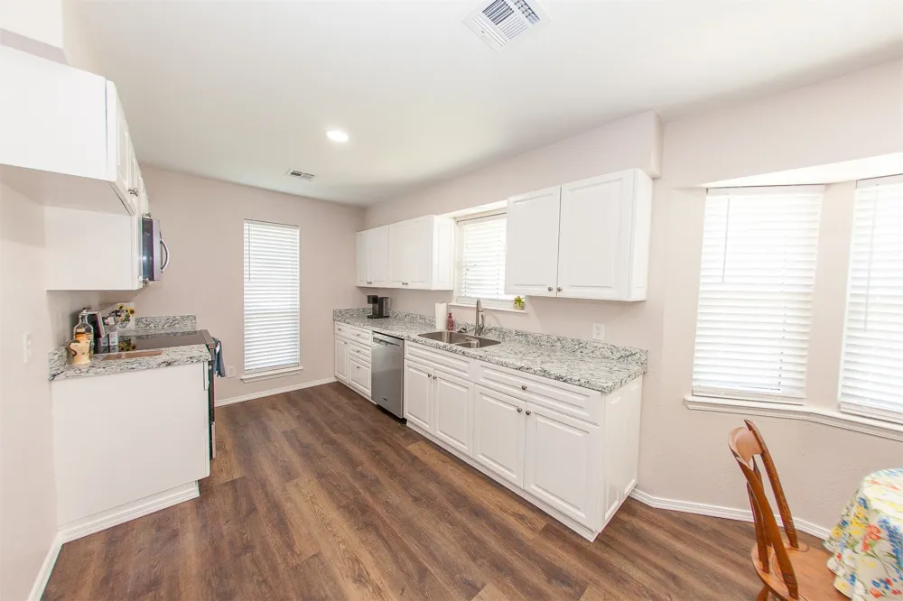 2105 S Hickory Avenue Broken Arrow, OK 74012