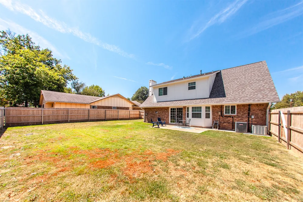2105 S Hickory Avenue Broken Arrow, OK 74012