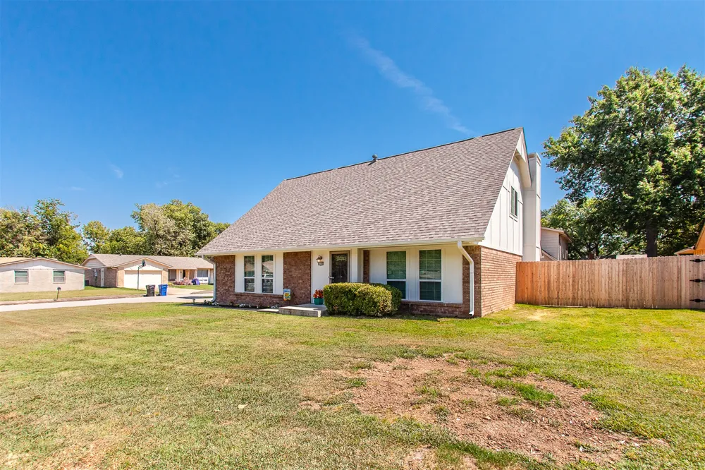 2105 S Hickory Avenue Broken Arrow, OK 74012