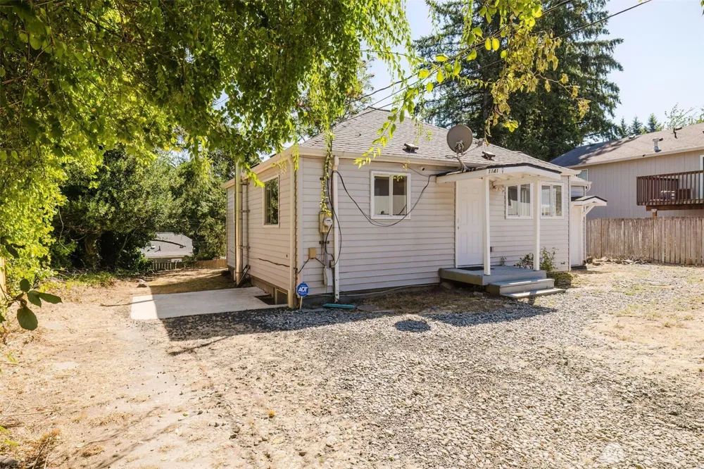 1141 West Avenue Port Orchard, WA 98366