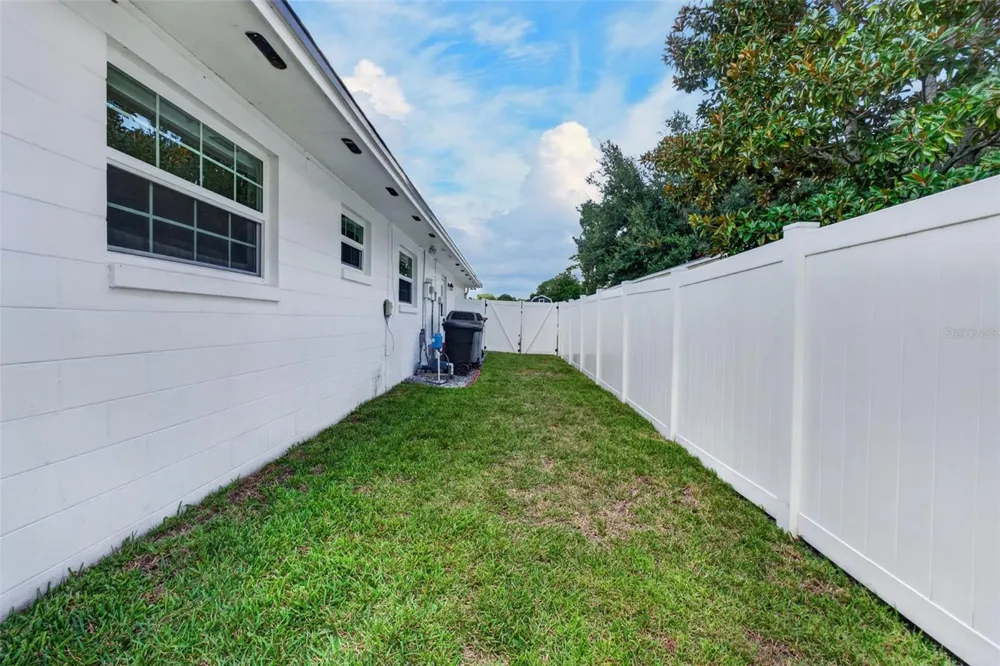 3250 LAUREL DRIVE Mount Dora, FL 32757